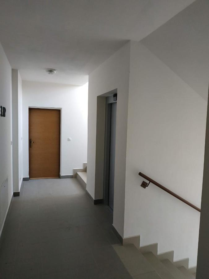 Apartman One To One Sturovo Exterior photo