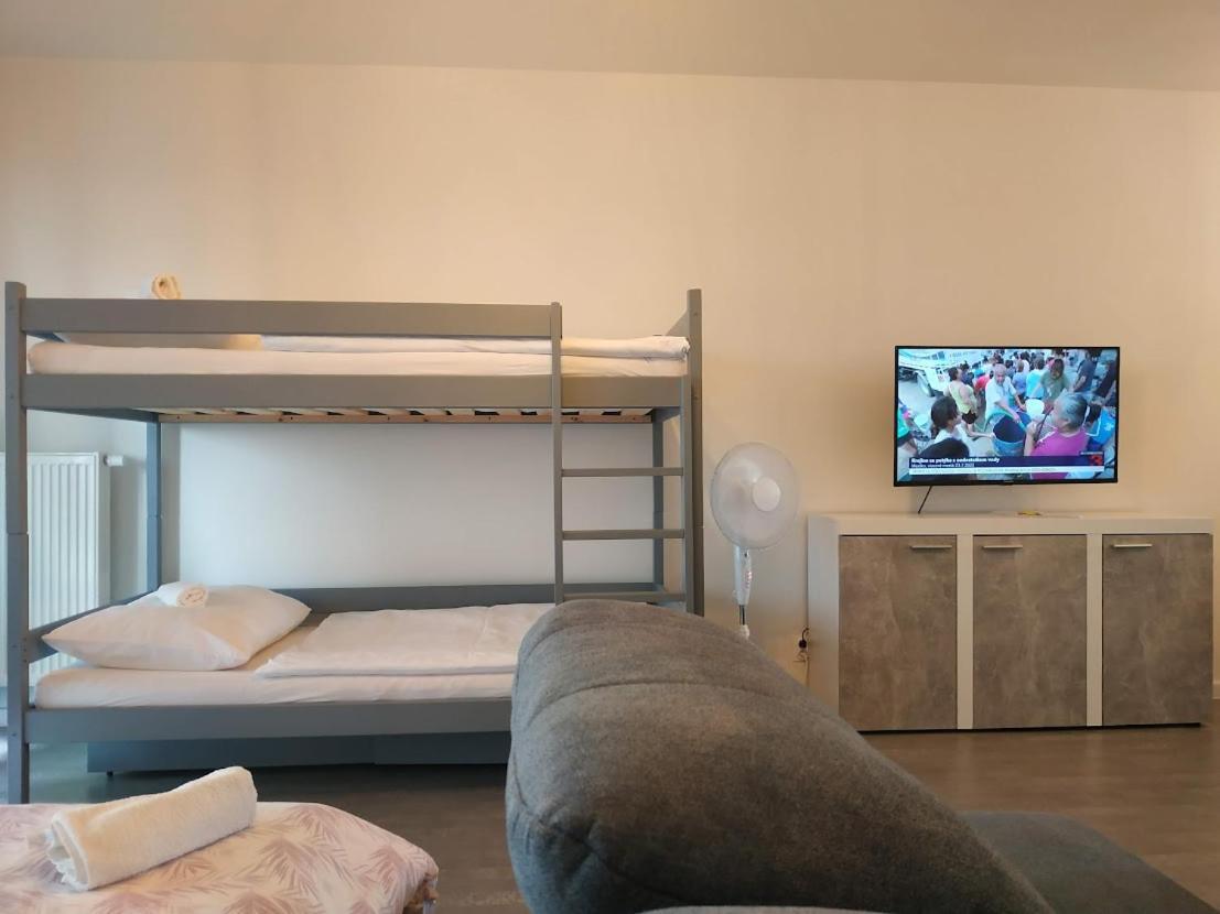Apartman One To One Sturovo Exterior photo